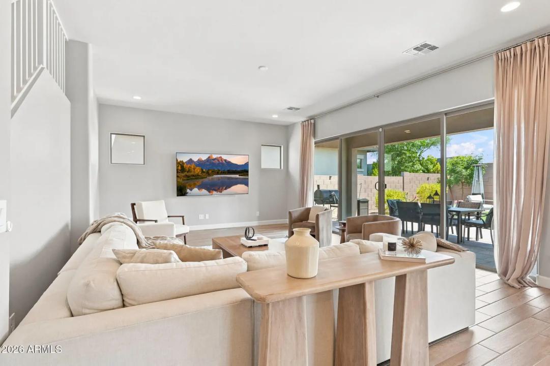 Real Estate Picture 19