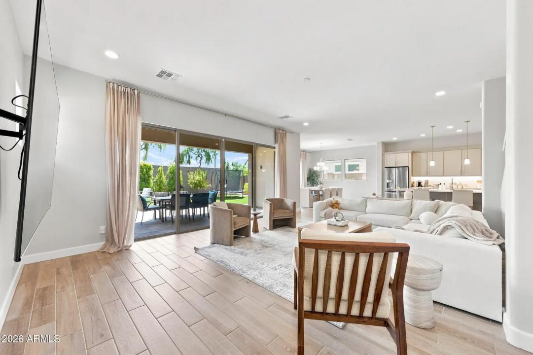 Real Estate Picture 20