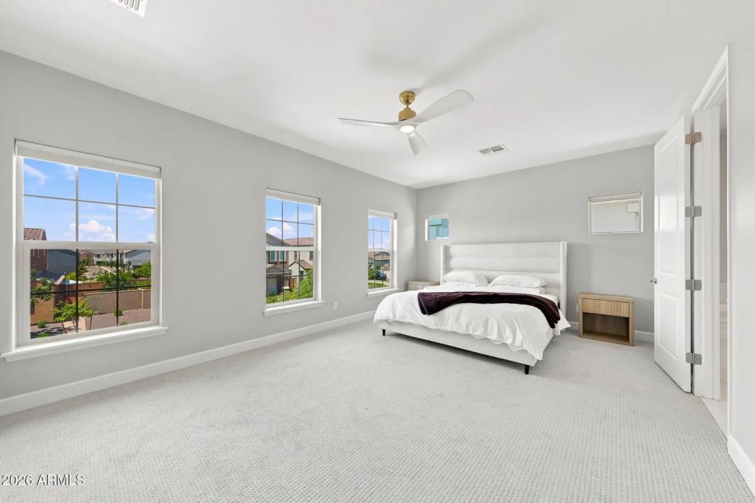 Real Estate Picture 24