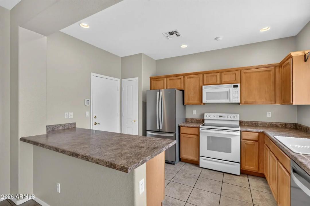 Real Estate Picture 6