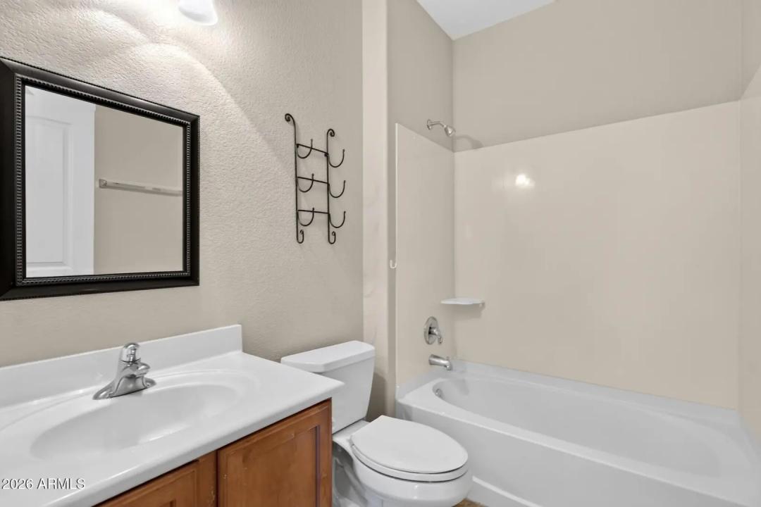 Real Estate Picture 17