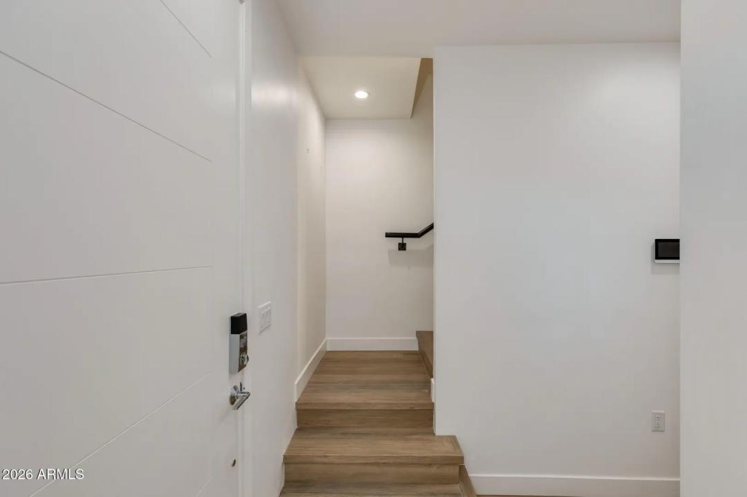 Real Estate Picture 5