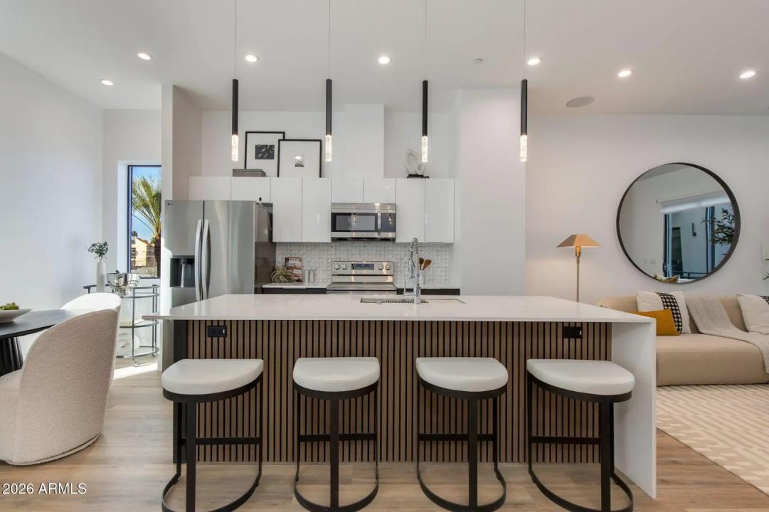 Real Estate Picture 14