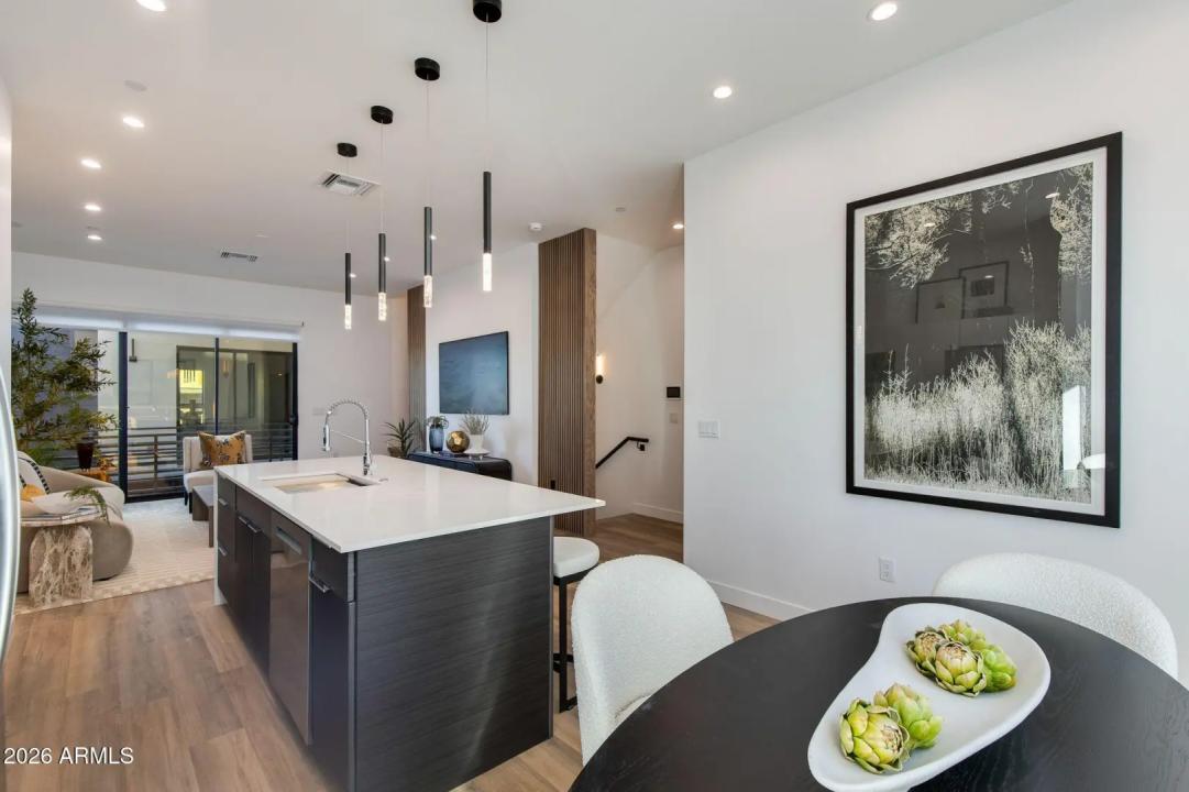 Real Estate Picture 17