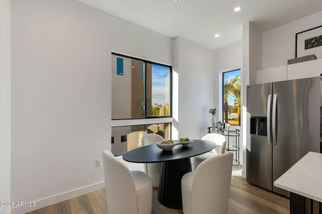 Real Estate Picture 18