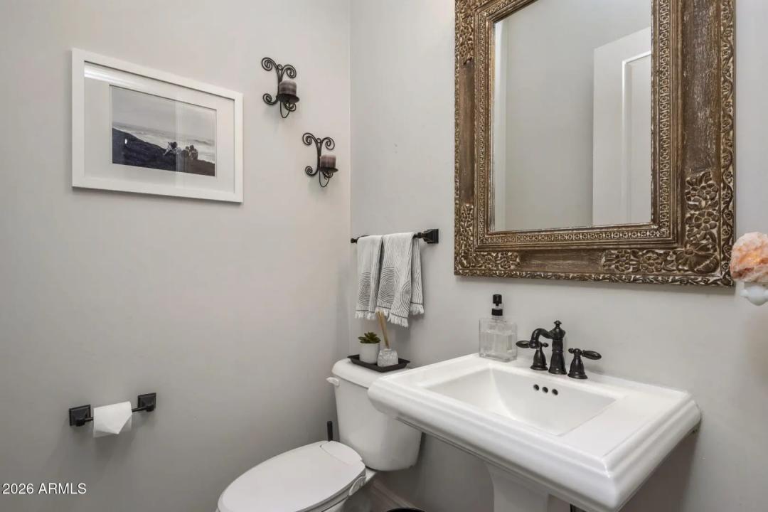Real Estate Picture 24