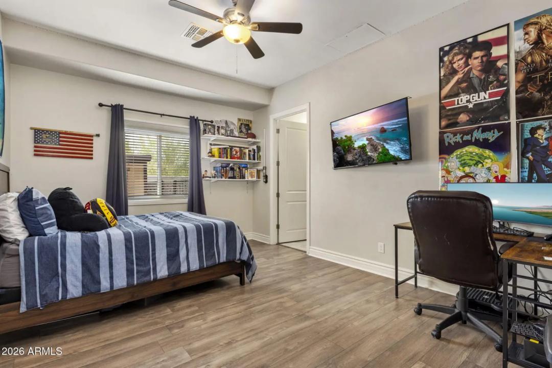 Real Estate Picture 25