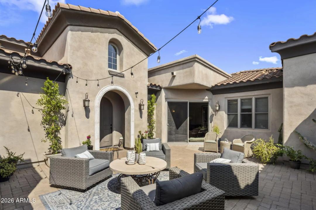 Real Estate Picture 3