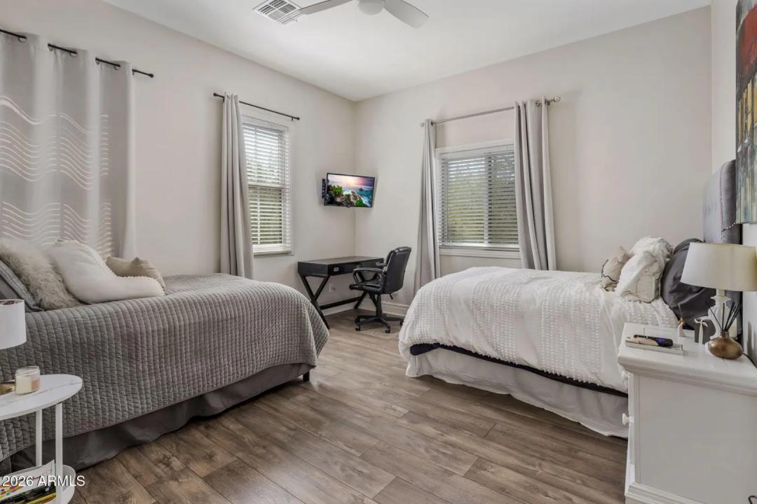Real Estate Picture 27