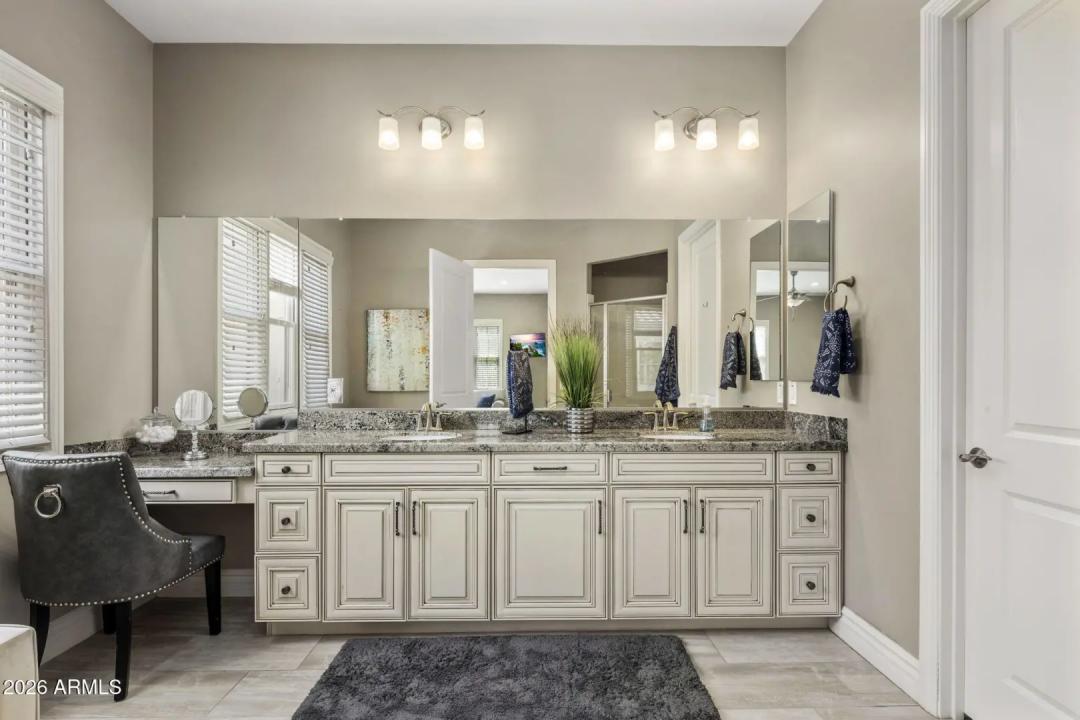 Real Estate Picture 32