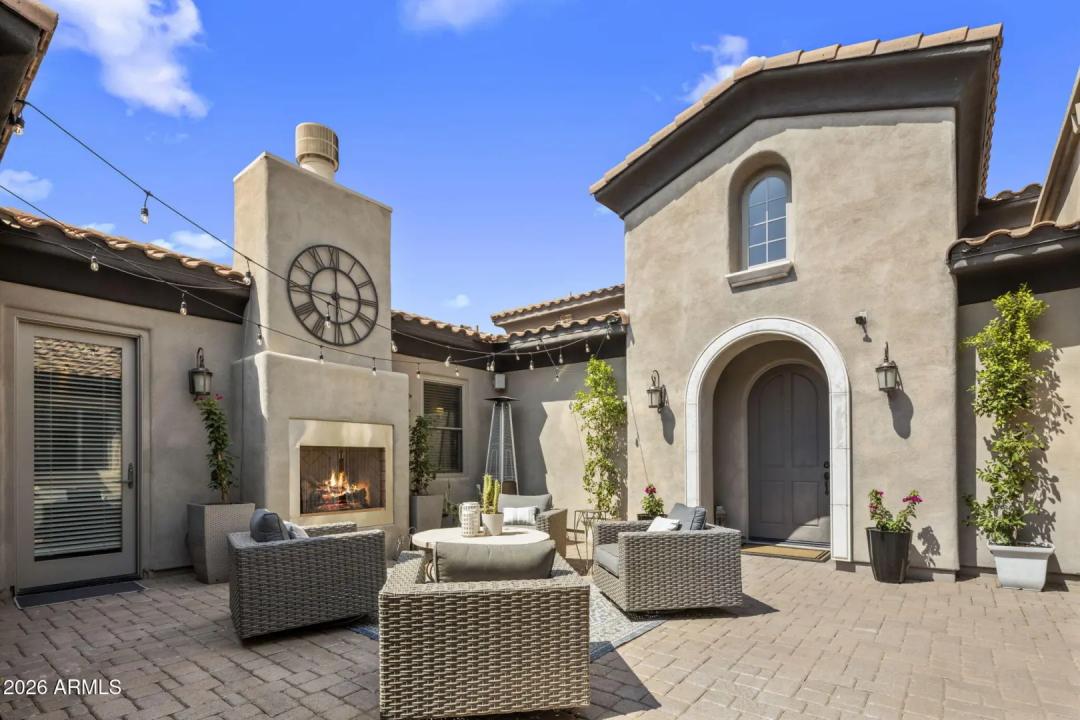 Real Estate Picture 4