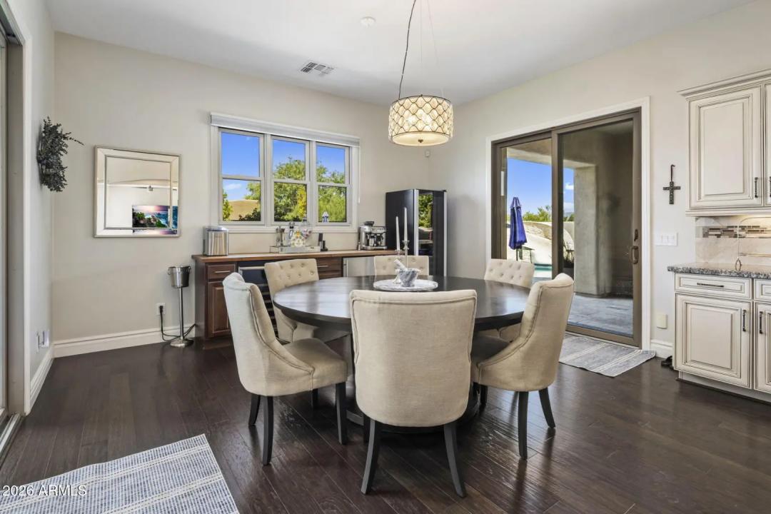 Real Estate Picture 16