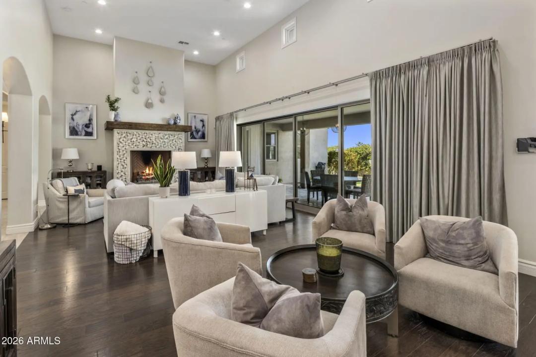Real Estate Picture 8