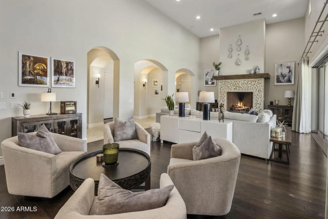 Real Estate Picture 9