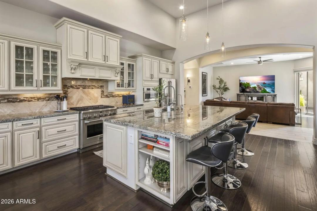 Real Estate Picture 15