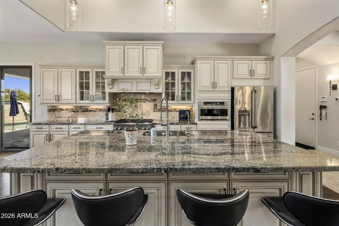 Real Estate Picture 11