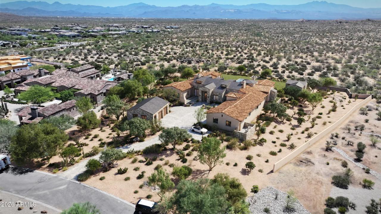 Real Estate Picture 5