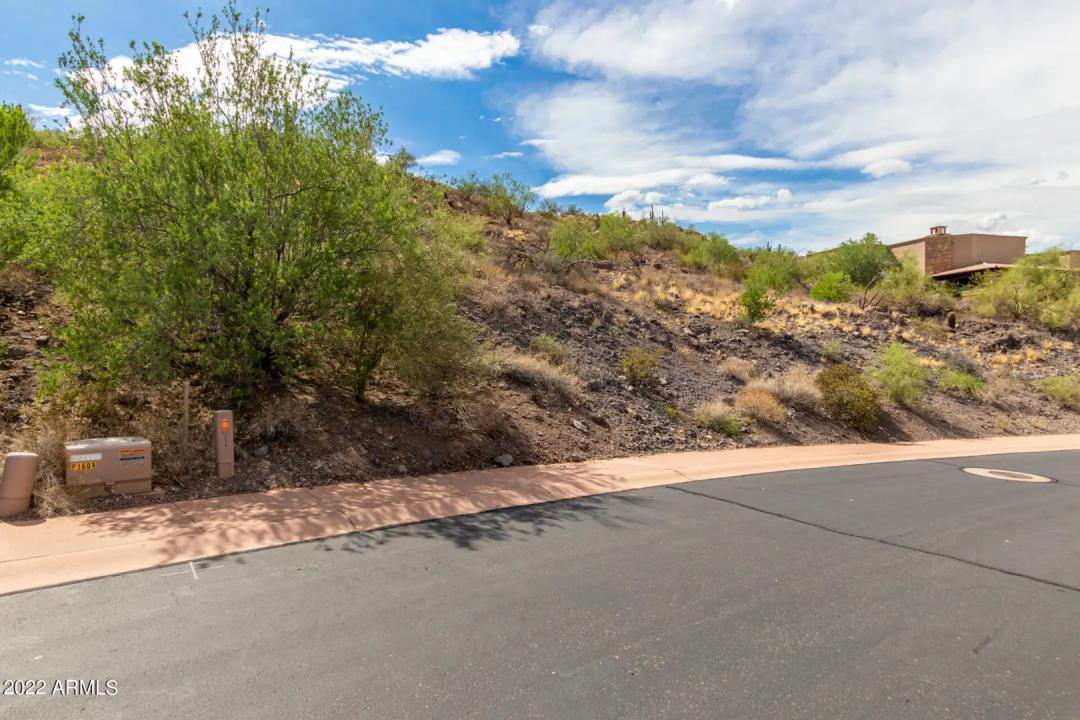 Real Estate Picture 3