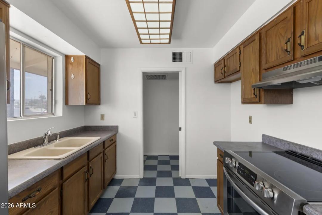 Real Estate Picture 6
