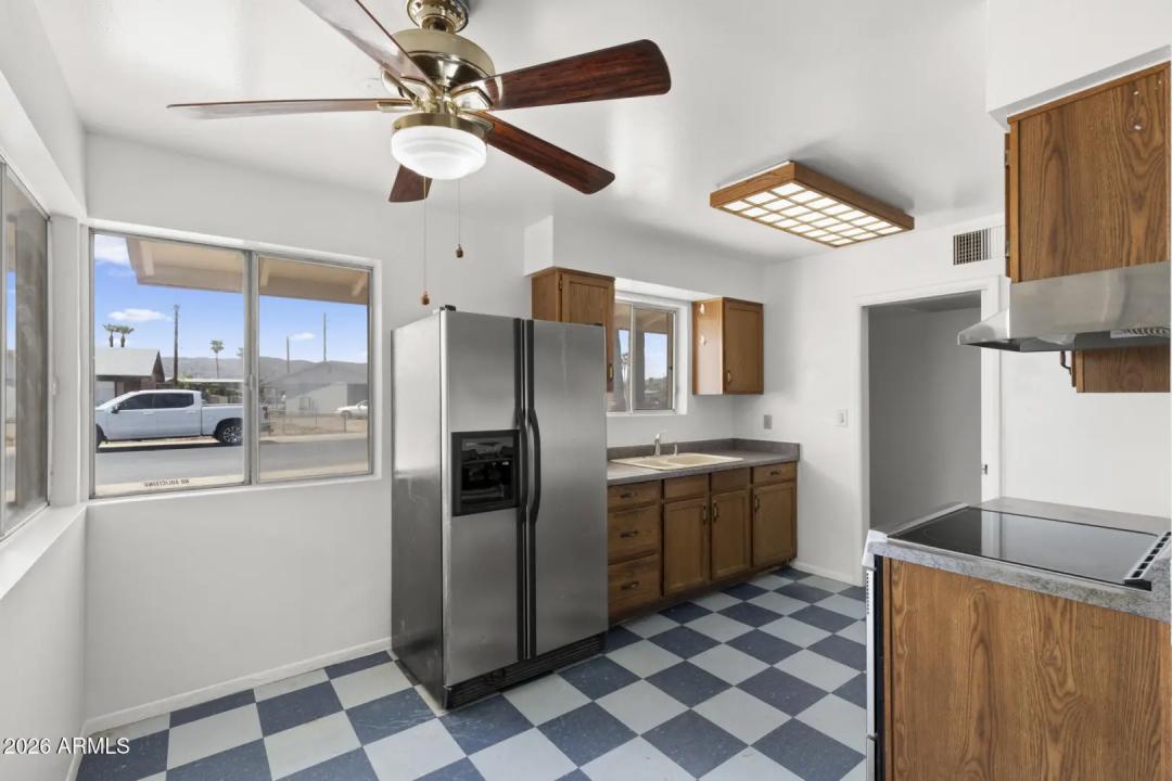 Real Estate Picture 7