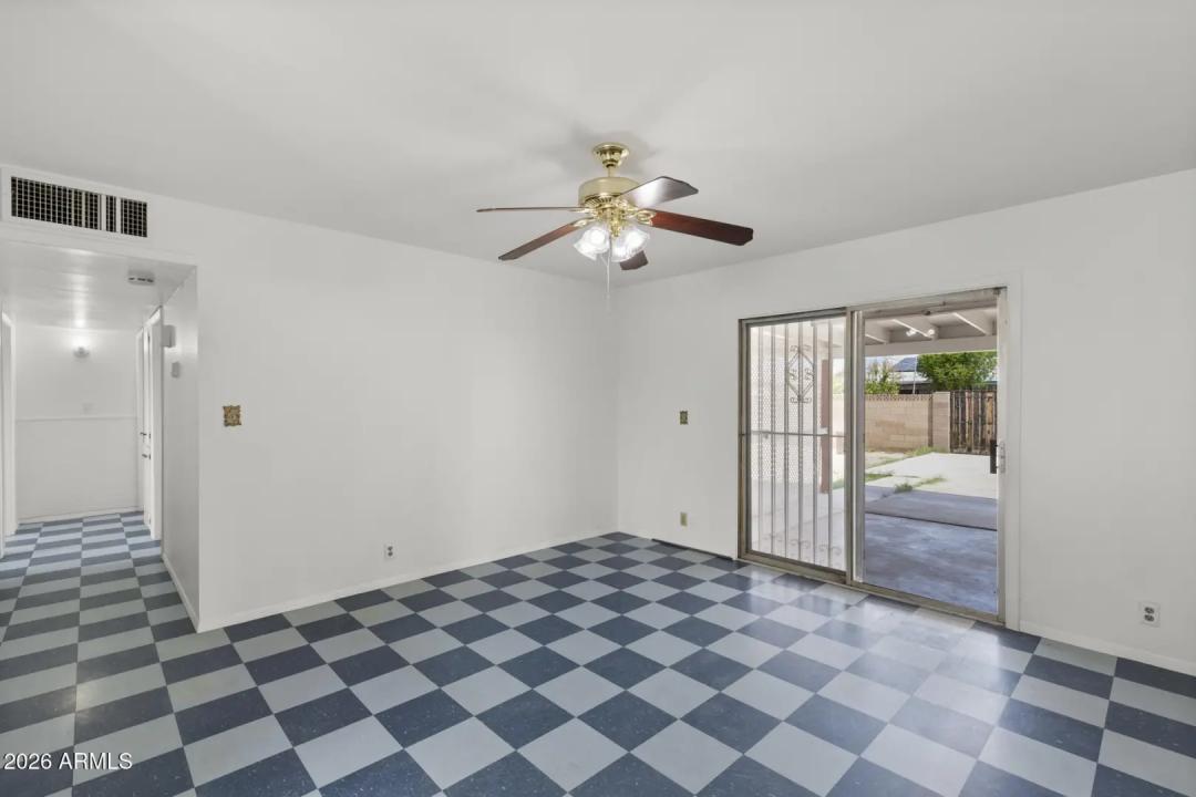 Real Estate Picture 10