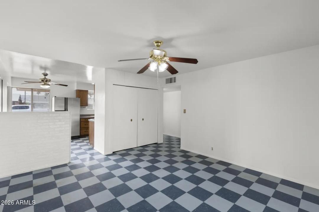 Real Estate Picture 4
