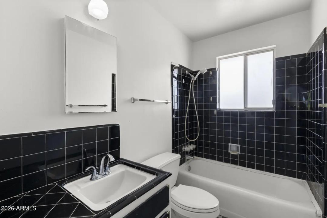 Real Estate Picture 15
