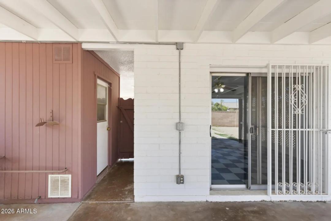 Real Estate Picture 16