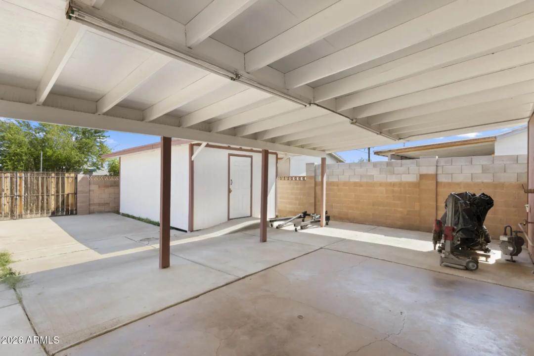 Real Estate Picture 18