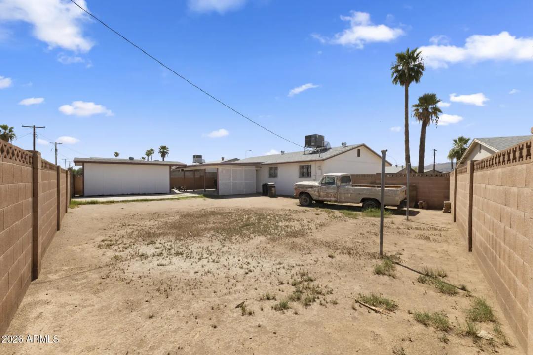 Real Estate Picture 24