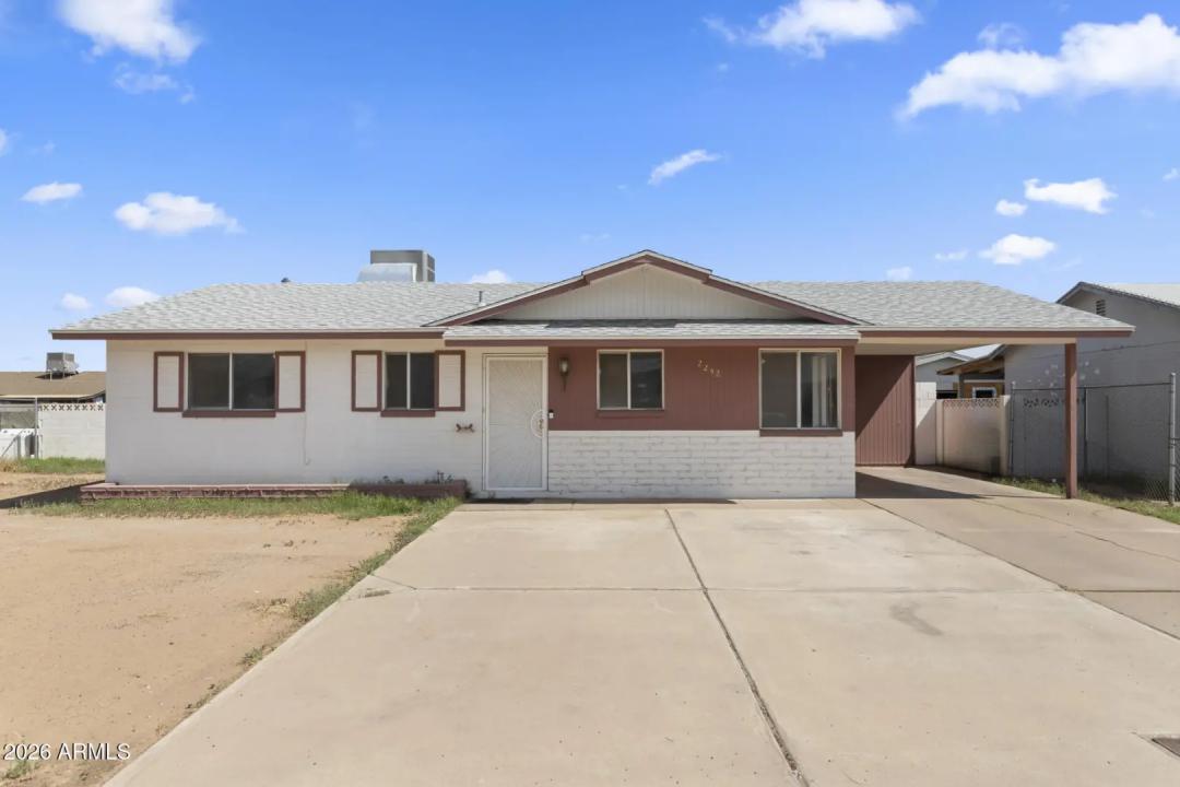 2242 E CHIPMAN Road Phoenix AZ 85040