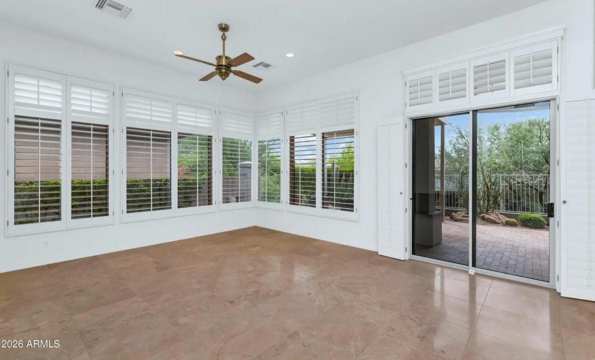Real Estate Picture 7