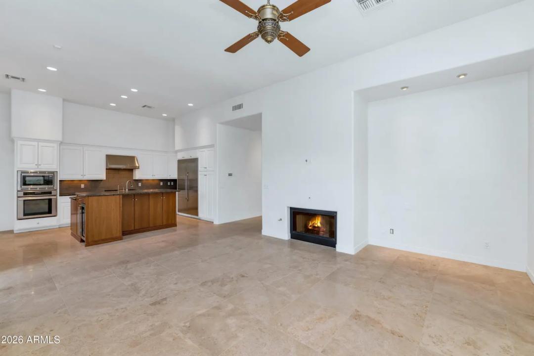 Real Estate Picture 9