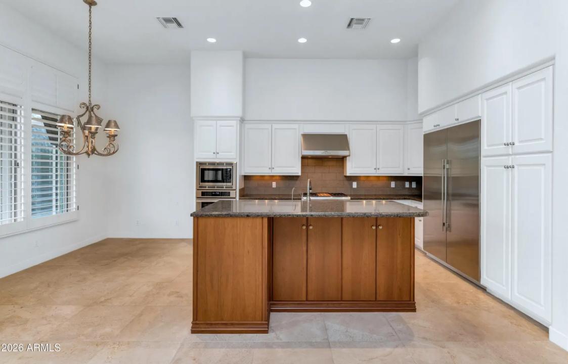 Real Estate Picture 12