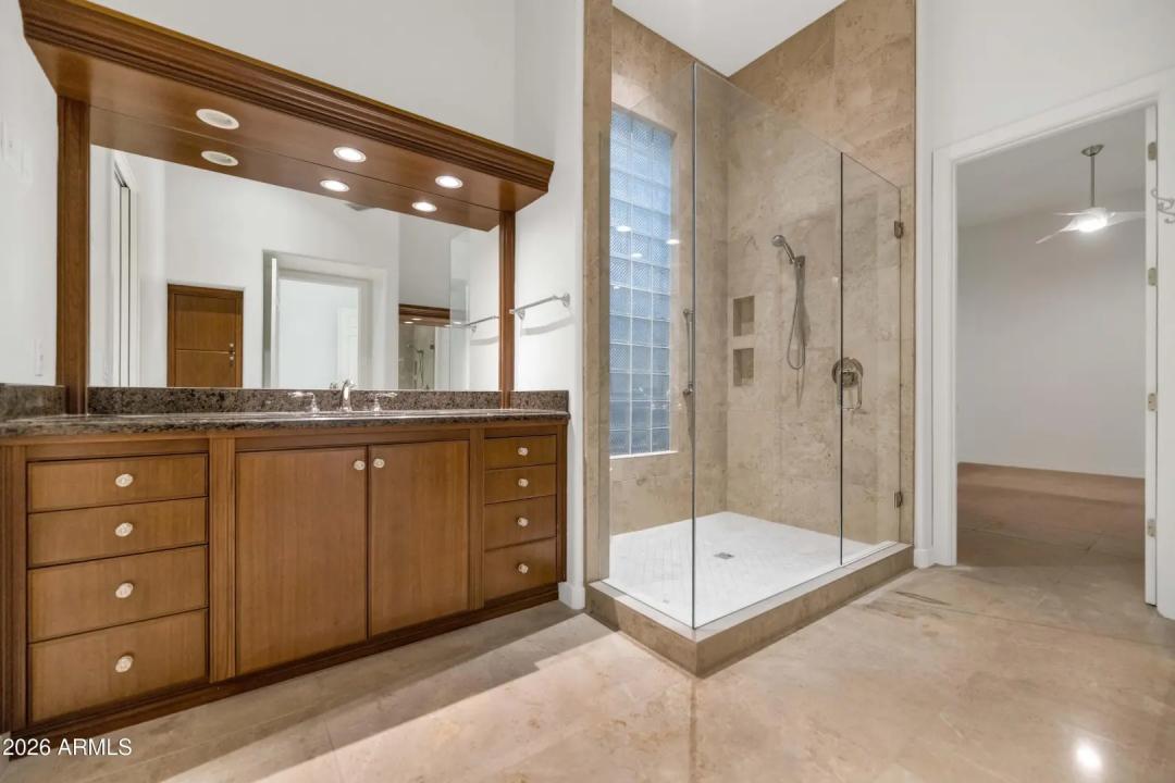 Real Estate Picture 24