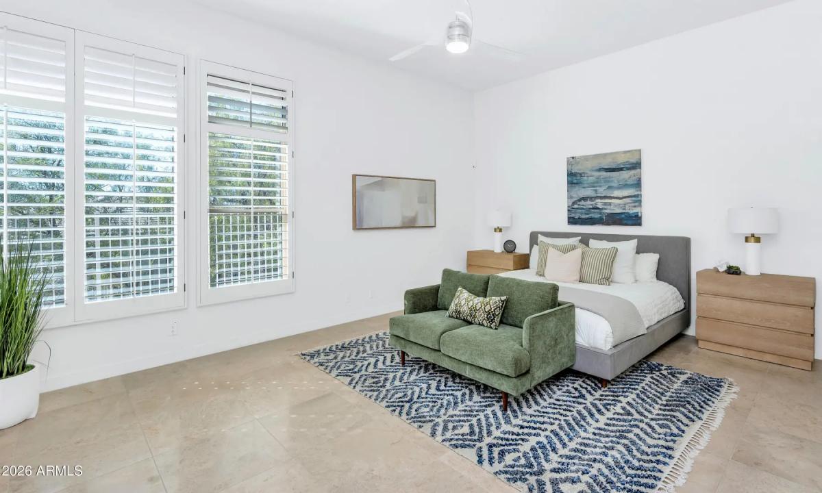 Real Estate Picture 18