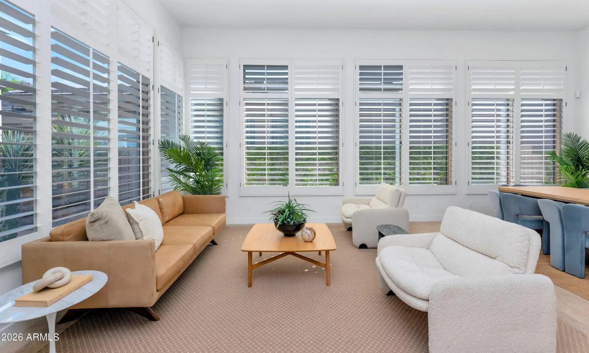 Real Estate Picture 4