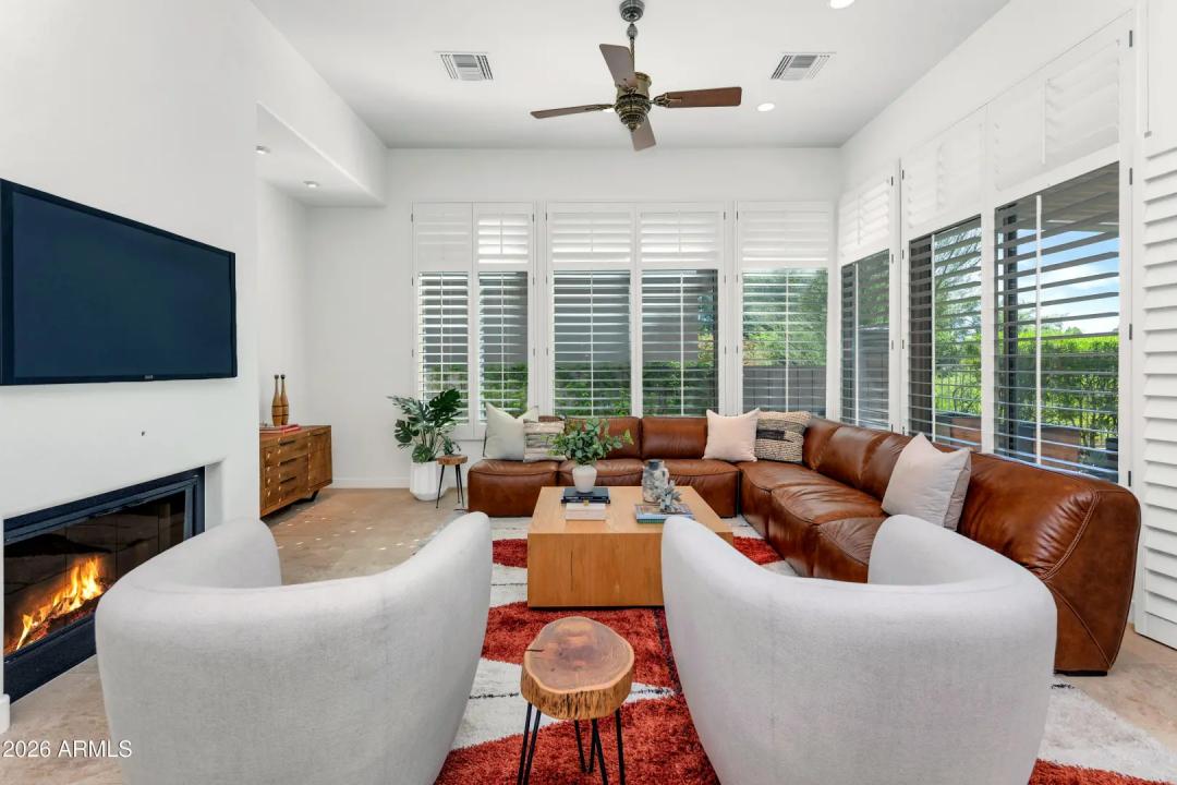Real Estate Picture 8
