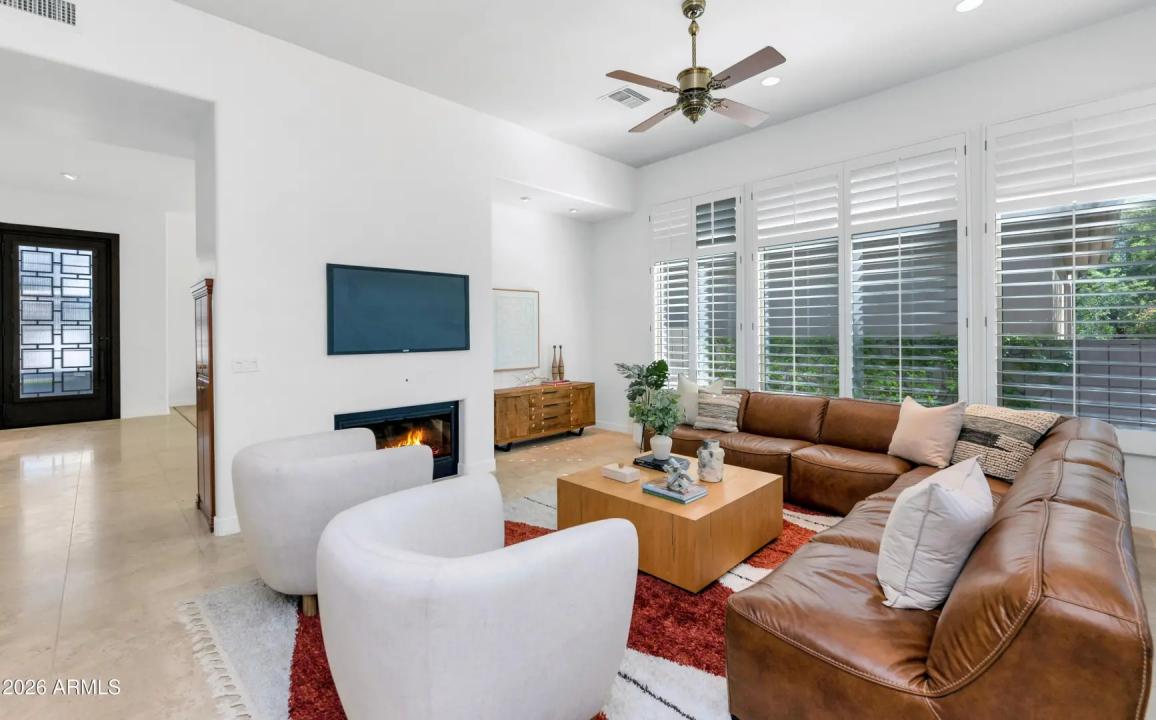 Real Estate Picture 11