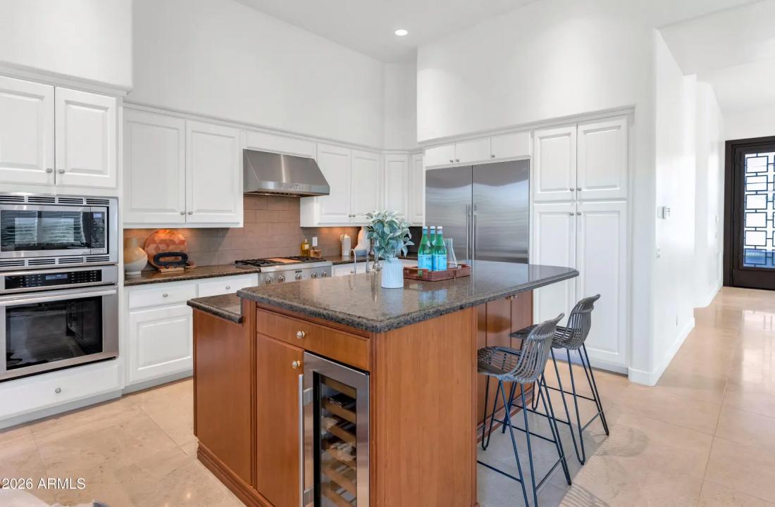 Real Estate Picture 12