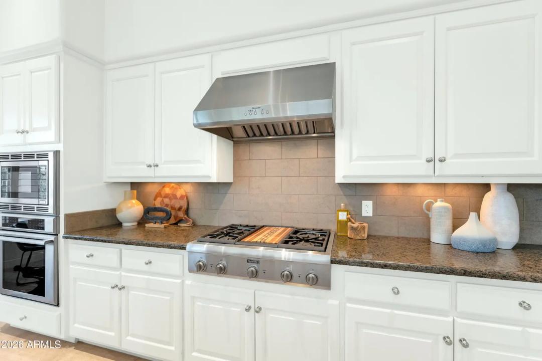 Real Estate Picture 15