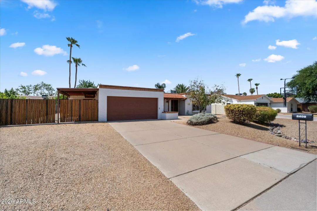 Real Estate Picture 4
