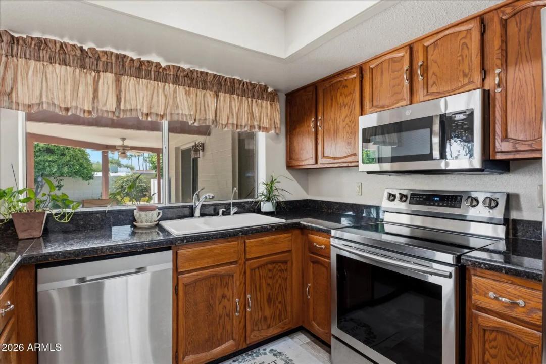 Real Estate Picture 15