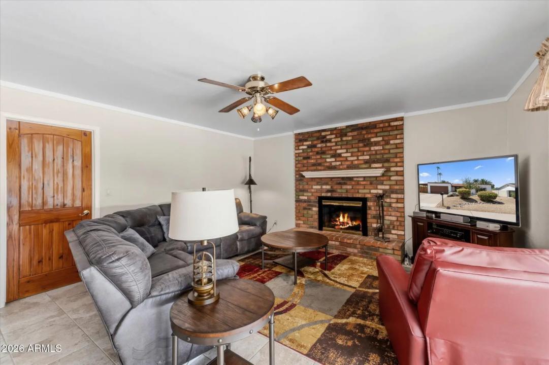 Real Estate Picture 16