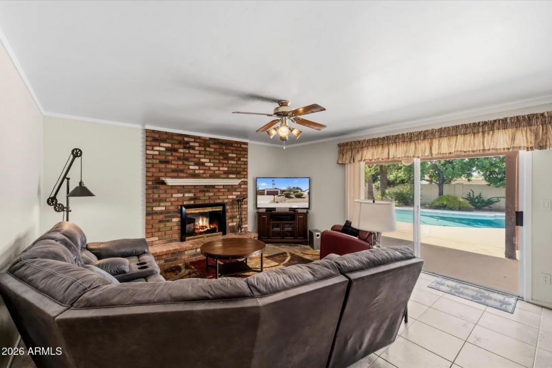 Real Estate Picture 17
