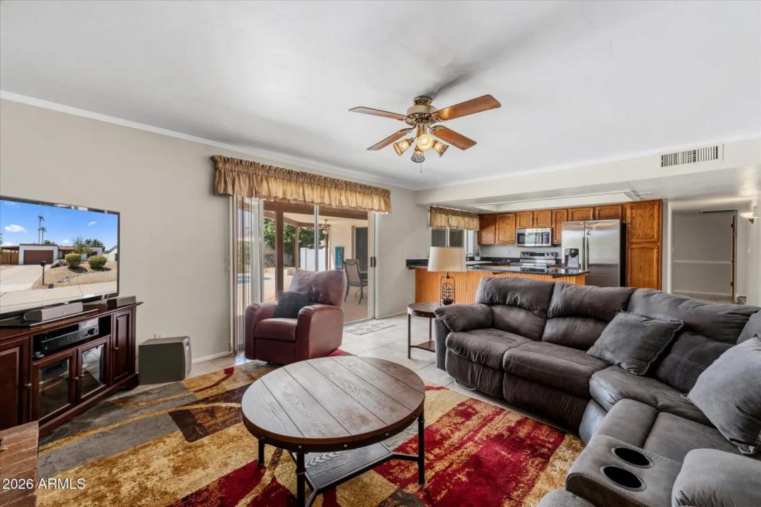 Real Estate Picture 18