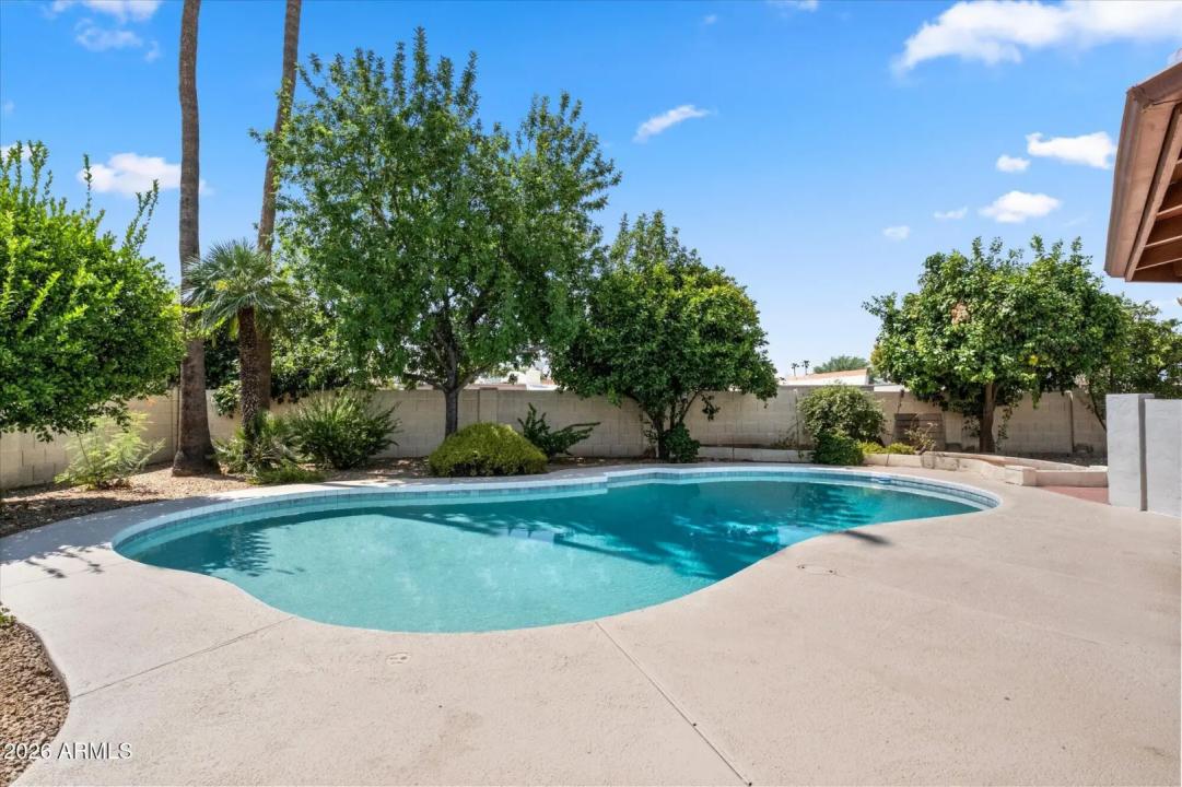 Real Estate Picture 30