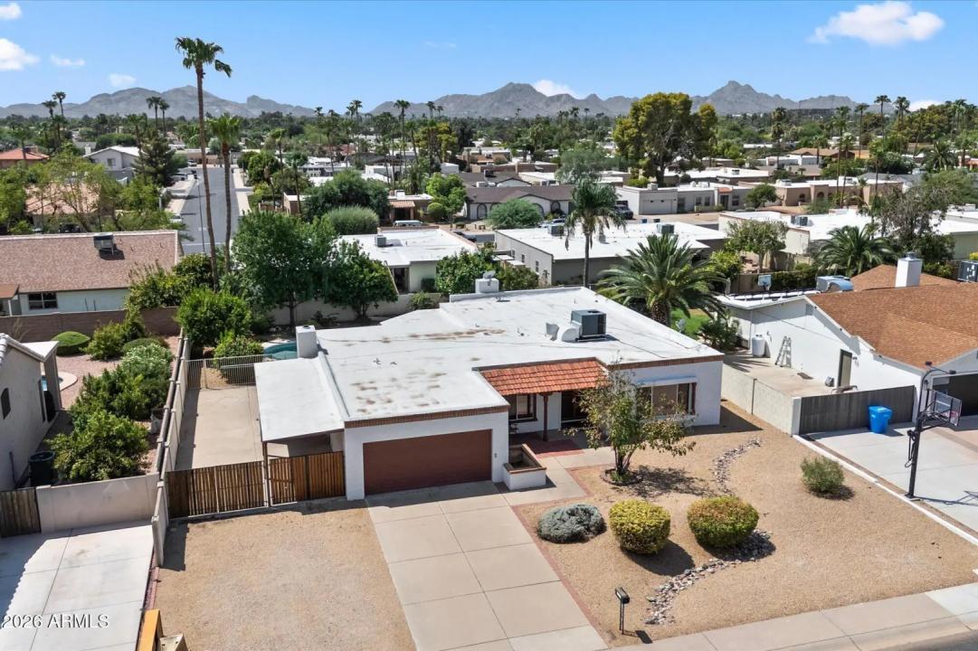 Real Estate Picture 36