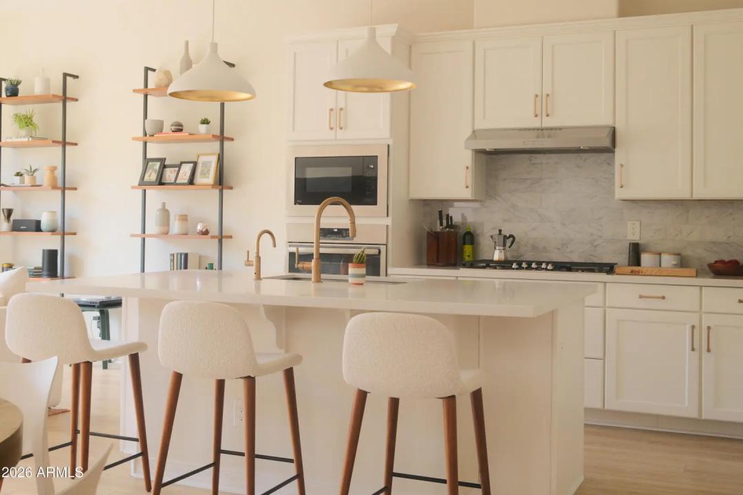 Real Estate Picture 1