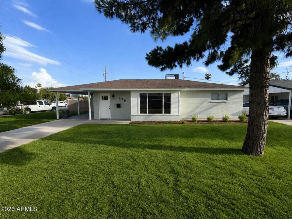 Real Estate Picture 1